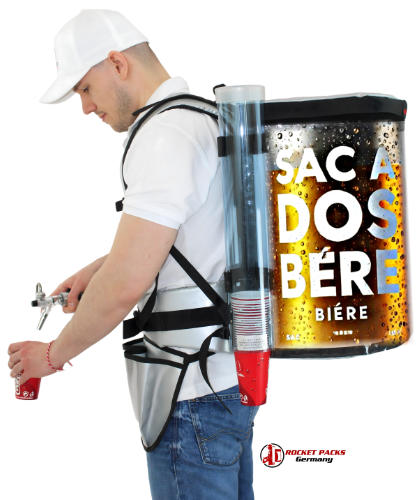 ���� Serveur mobile équipé d’un sac-à-dos distributeur de bière de 21 litres, en pleine action dans les tribunes animées du Stade Bollaert-Delelis à Lens ��️❤️��. Une solution innovante qui transforme l’instant en une expérience d’achat fluide et conviviale, permettant aux spectateurs de consommer facilement des bières fraîches, spiritueux légers ou autres boissons rafraîchissantes sans quitter leur place ������. Ce dispositif ergonomique répond aux nouvelles attentes des consommateurs : rapidité, mobilité, plaisir immédiat et confort sur site ��⚡��️. Idéal pour les événements sportifs, cette approche modernise la consommation de boissons et maximise l’efficacité des ventes en plein cœur de l’action ������.